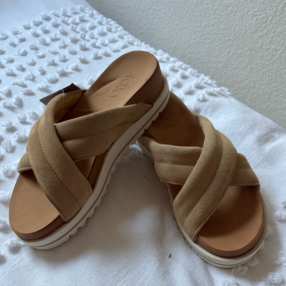 Roxy Tan Sandals for Effortless Style - Picture 1 of 4